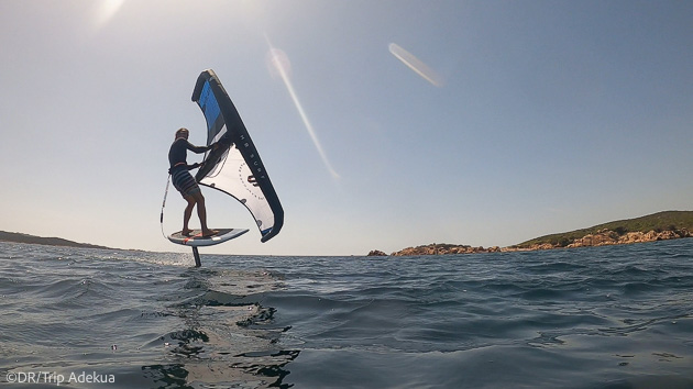 Progressez en wingfoil pendant votre croisière en Corse