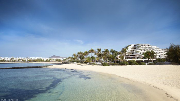 Explorez les plus belles plages de Lanzarote pendant votre séjour wingfoil