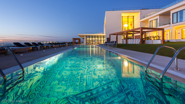 Profitez de la piscine pendant votre séjour wing foil au Portugal